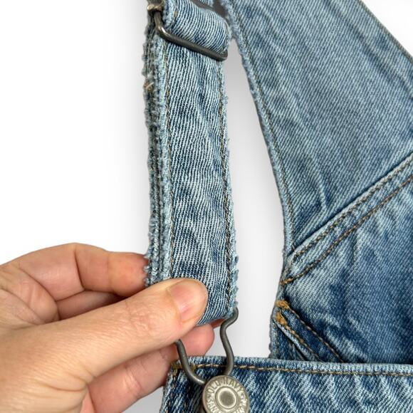 Old Navy Distressed Light Wash Rigid Denim Cut Off Overall Shorts Women's  XXL - Picture 7 of 10